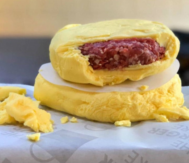 The Burger Store Hambúrguer envolto na manteiga, e deixado para apurar por até 30 dias