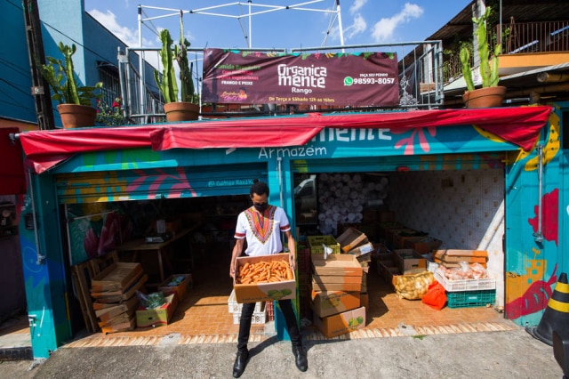 Tiago Queiroz/Estadão Armazém Organicamente, que promove a venda de ingredientes orgânicos à população do Campo Limpo.