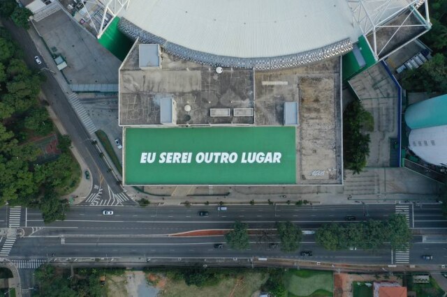 Felipe Avarena Intervenção do artista plástico Felipe Morozini marca a estreia da mostra em novo endereço.