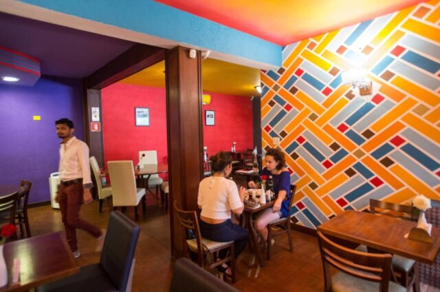 Tiago Queiroz|Estadão Na filial da Vila Mariana, ambiente colorido