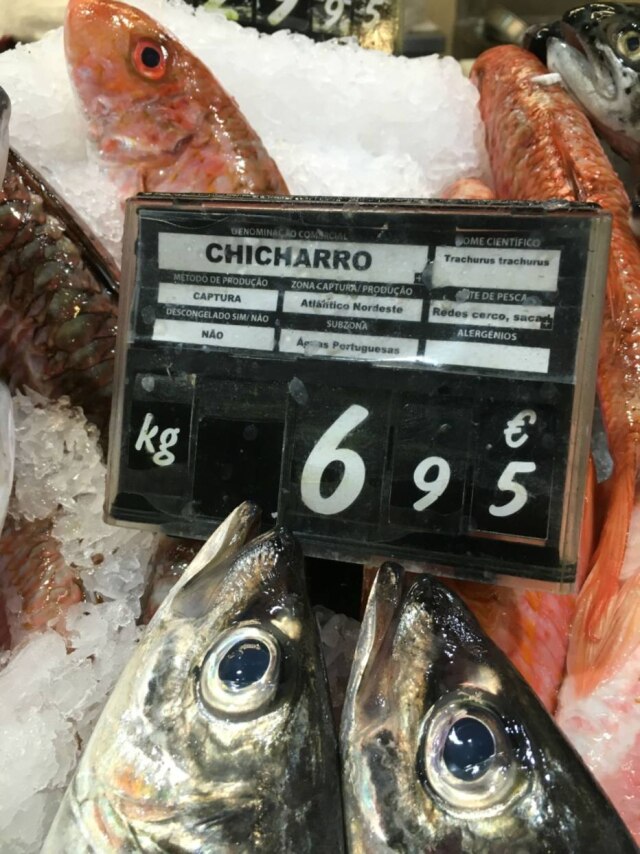 Jose Orenstein|Estadão Peixes frescos na secção de comida e bebida da loja de departamentos El Corte Inglès