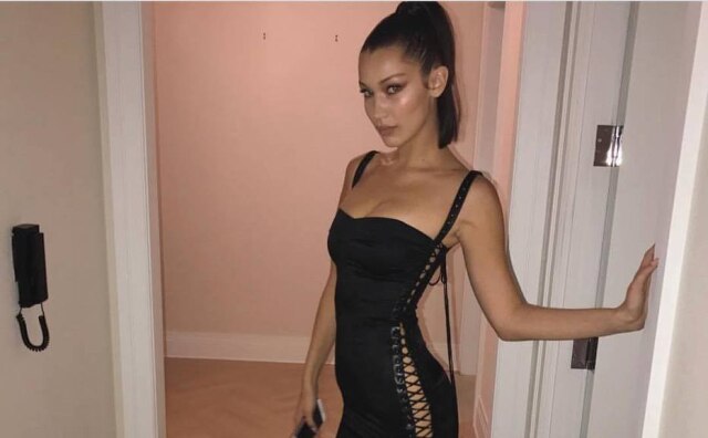 Instagram.com/@bellahadid Vestido usado por Bella Hadid é da Dolce & Gabbana