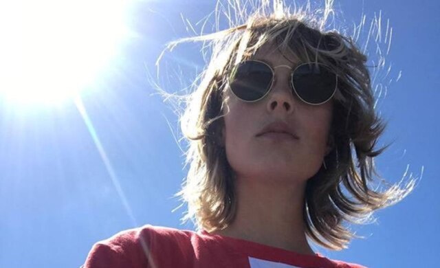 Instagram.com/ediebcampbell A top acredita que é obrigada a vender desejo em sua profissão