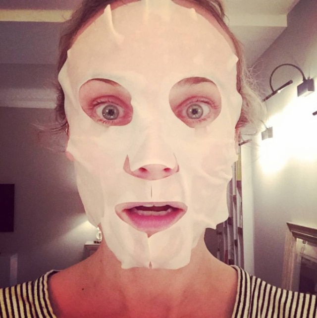Instagram/ @dianekruger A atriz Diane Kruger apostou na sheet mask para cuidar da pele