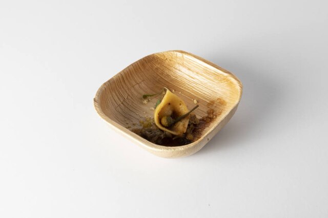 Juan Minondo Marugán Prato da chef Bel Coelho: capelleti de farinha d’água recheado de queijo de castanha-do-pará fermentada com caldo de cogumelos, tucupi e missô de cacau.