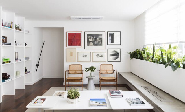 Maíra Acayaba A sala de estar do apartamento
