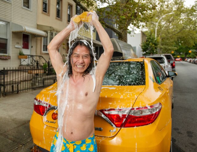 Shannon Kirkman Ideia do calendário é fotografar taxistas em posições engraçadas