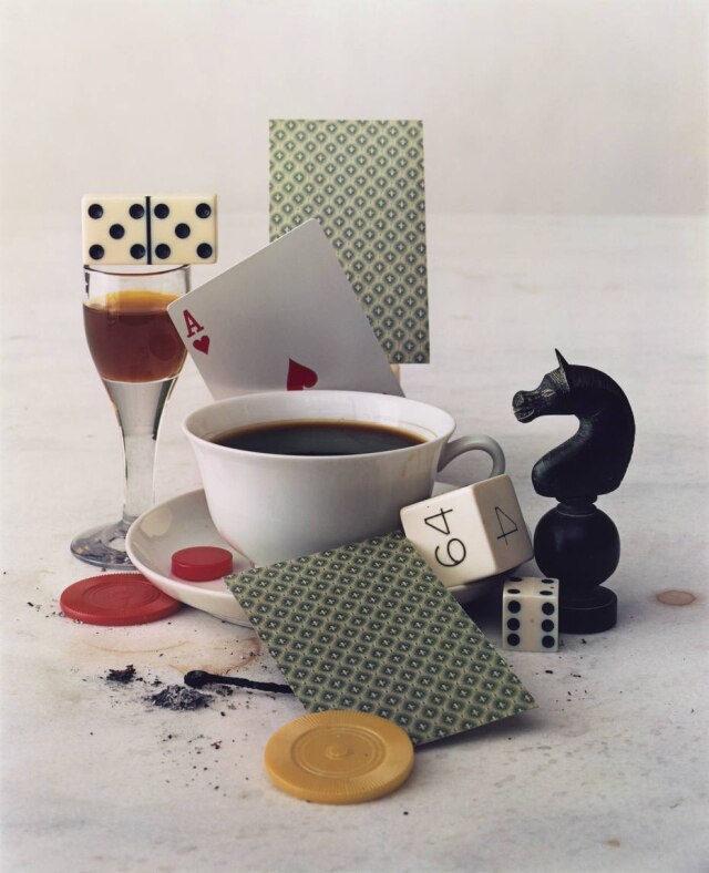 Irving Penn/© Condé Nast 'Jogos Após o Jantar', Nova York, 1947, um dos trabalhos de composição com objetos