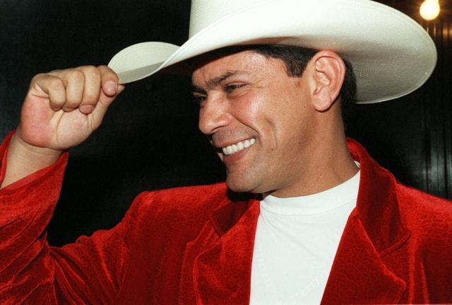 Isabela Vargas / Estadão O cantor Leandro durante a Festa do Peão de Barretos em 1997.