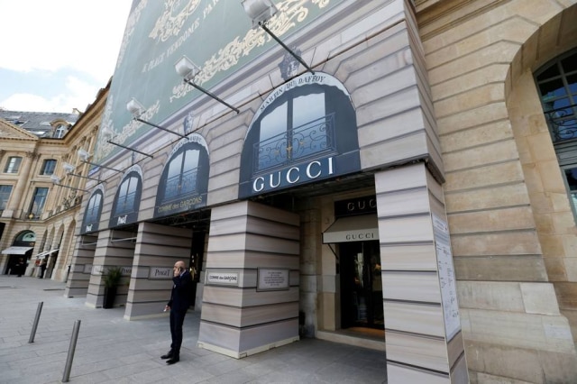 Regis Duvignau/Reuters Loja da Gucci em Place Vendome, em Paris.