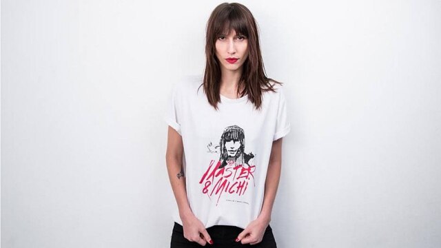 Divulgação Michelli Provensi veste camiseta estampada por um desenho criado por ela mesma para a Storialab