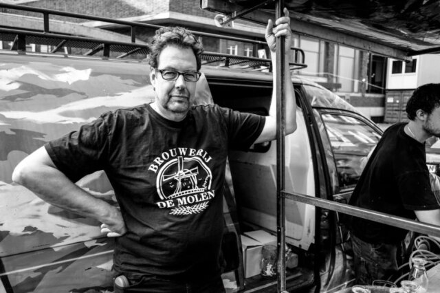 Arjan de Rooj O cara. Holandês Menno Oliver faz colaborativas aqui