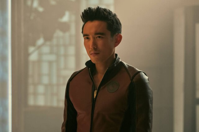 Christos Kalohoridis/Netflix Justin H. Min como o personagem Ben Hargreeves na terceira temporada de 'The Umbrella Academy'.