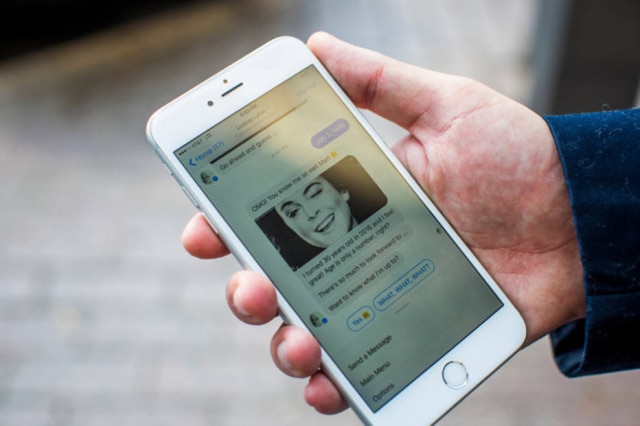 Drew Anthony Smith for The New York Time Os chatbots usam inteligência artificial para fazer conversas simples.