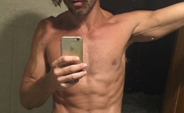 Instagram / @theobecker O ator Theo Becker exibe sua magreza na busca por papel de Jesus Cristo.