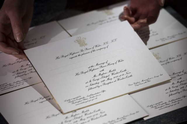 Twitter / @kensingtonroyal Convite do casamento real.