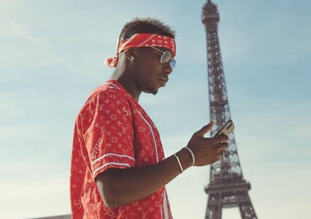 Instagram/@paulpogba Paul Pogba, da França, em look da Louis Vuitton x Supreme