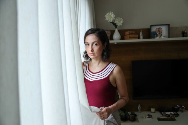 Daniel Teixeira/Estadão A palestrante Roberta Perez, diagnosticada com câncer de mama aos 27 anos, afirma que a sociedade não está preparada para lidar com quem tem a doença.