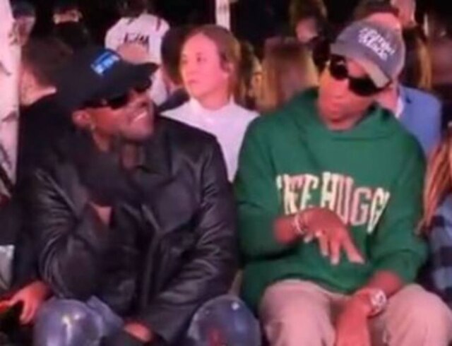 Instagram/@miltonbitucanascimento Os cantores Kanye West e Pharrell Williams, durante desfile da Louis Vuitton, se divertem ao som de Clube da Esquina