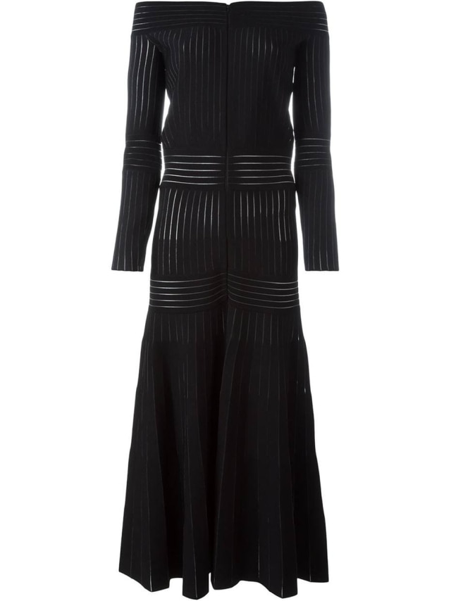 Divulgação O vestido usado pela princesa está disponível no e-commerce Farfetch por R$9.780