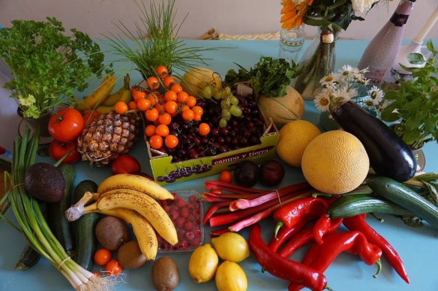 Pixabay A recomendação da Organização Mundial da Saúde é que se consuma cinco porções ou 400g de frutas e vegetais por dia.
