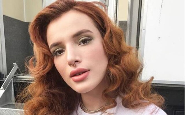 Instagram / @bellathorne 'Eu fui abusada sexualmente e psicologicamente desde que eu me lembro até os 14 anos', disse Bella