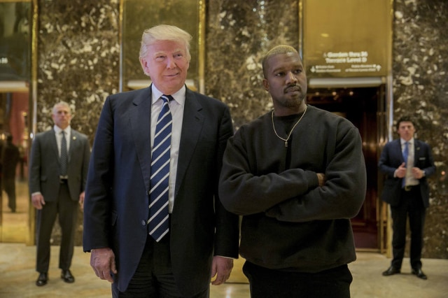 Sam Hodgson/The New York Times Kanye West com Donald Trump após ele ser eleito presidente dos Estados Unidos.