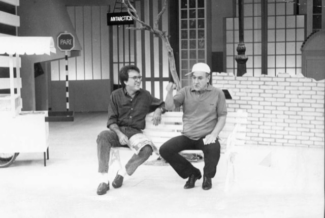 Arquivo / Estadão Ronald Golias e Moacyr Franco em foto de novembro de 1987, primeiro ano de gravação de 'A Praça É Nossa'.