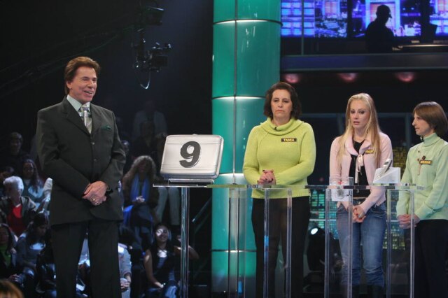 C. Inácio / SBT / Divulgação Silvio Santos à frente do 'Topa ou Não Topa' em 2006.