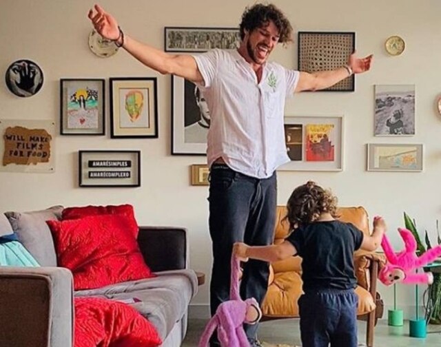 Instagram/@joseloreto O ator José Loreto e a filha, fruto do relacionamento com Débora Nascimento.