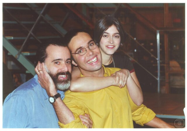 Jorge Baumann / Globo / Divulgação Tony Ramos, Flávio Silvino e Júlia Feldens como Miguel, Paulo e Ciça na novela 'Laços de Família'