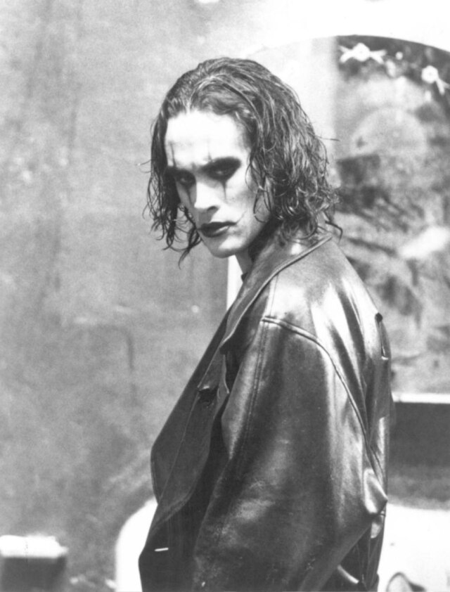 Crowvision Brandon Lee nos bastidores de 'O Corvo'