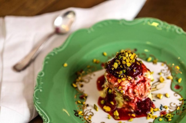 Gabriela Biló|Estadão Receita de semifreddo a base de mel e frutas cristalizadas de e Carole Crema, do La Vie en Douce