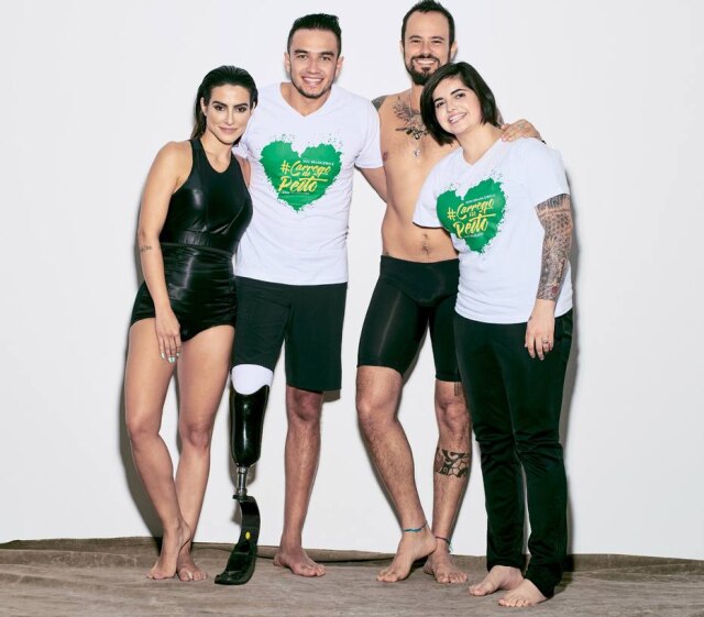 Reprodução Cleo Pires e Paulo Vilhena com os atletas paralímpicos Renato Leite e Bruna Alexandre