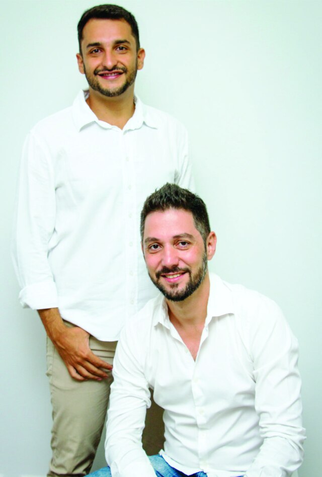 PAULA ÁLVARO Os aquitetos Guilherme Zerwes e Max Ribeiro, do Estúdio Harambe