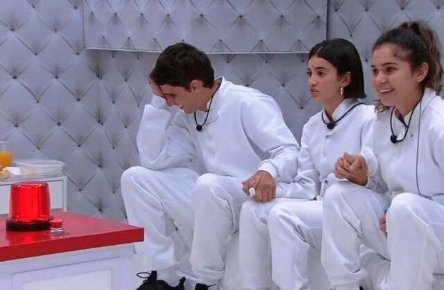 Reprodução/TV Globo Prior, Manu e Gizelly ficaram algumas horas no Quarto Branco do 'BBB 20'.