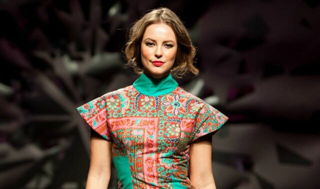 Divulgação A atriz Paolla Oliveira desfila para a estilista Nadir Tati na última edição do Angola Fashion Week