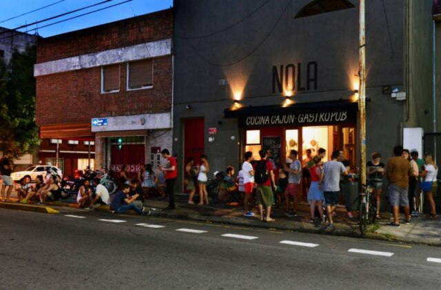 Horacio Paone|NYT O Nola, em Palermo, serve pratos típicos da cozinha do sul dos Estados Unidos.