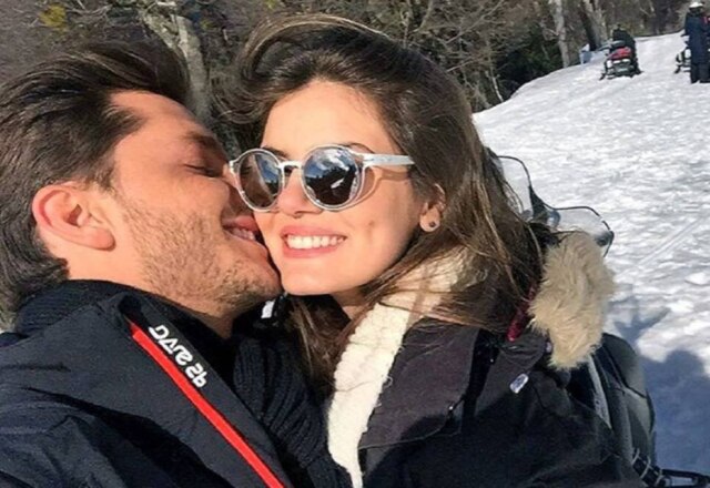 Reprodução/Instagram Camila Queiroz e Klebber Toledo em Bariloche. Fãs torcem por romance.
