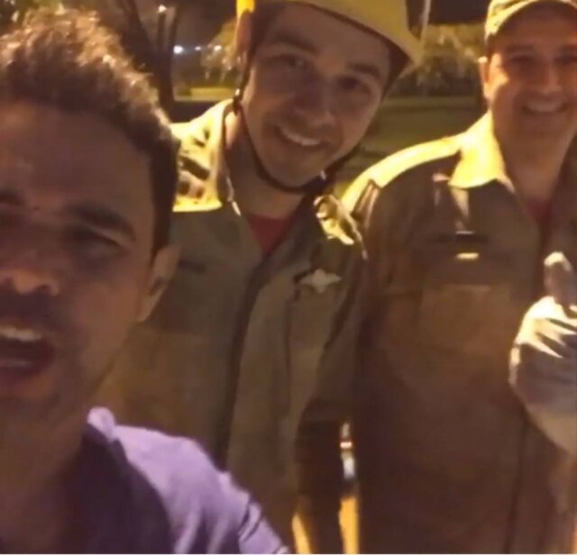 Instagram/@zezedicamargo Passando por Goiânia, oi cantor Zezé di Camargo foi resgatado por bombeiros após ficar preso em enchentes nesta última segunda-feira, 29