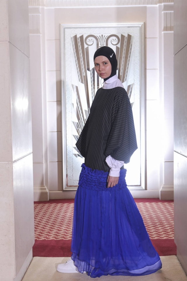 Maya Anwar/The New York Times Outro modelo de Mashael AlRajhi apresnetado na Arab Fashion Week