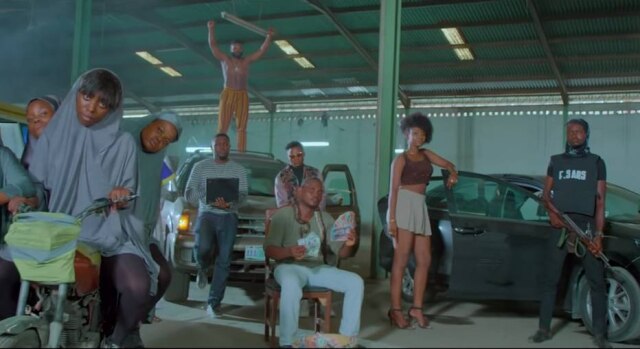 YouTube / @FalzVEVO Cena do clipe 'This is Nigeria'.