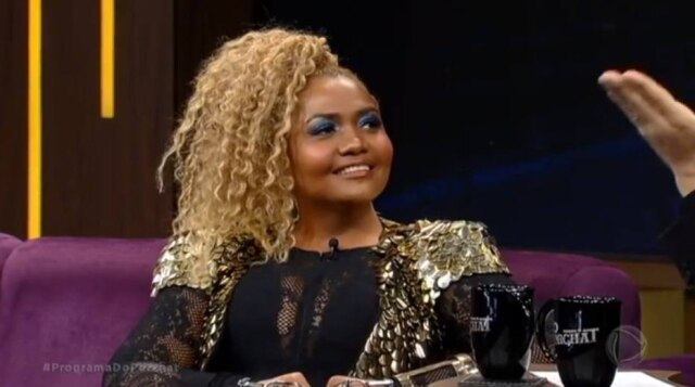 Reprodução / RecordTV A cantora Gaby Amarantos durante sua participação no Programa do Porchat.