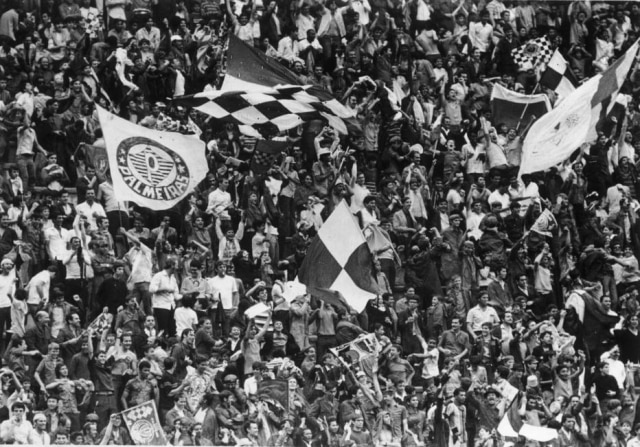 Arquivo / Estadão Torcida em jogo entre Palmeiras e Corinthians no Pacaembu, em 15 de setembro de 1970.