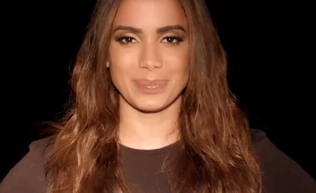 Anitta E Pitty No Altas Horas Youtube Anitta Anuncia Lancamento De 10 Novos Clipes No Mesmo Dia Emais