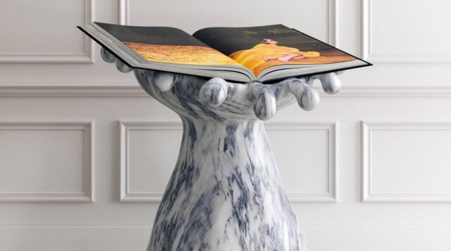 Phaidon / Divulgação Edição Ultra Luxury Supreme do livro 'Rihanna'
