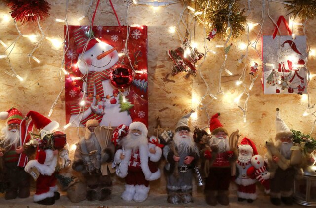 Yves Herman/Reuters Decoração de Natal do belga Serge Hennebel conta com 25 mil luzes.