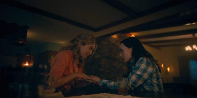 Netflix Durante a segunda temporada, Sete se envolve com uma mulher, Sissy, na década de 1960.