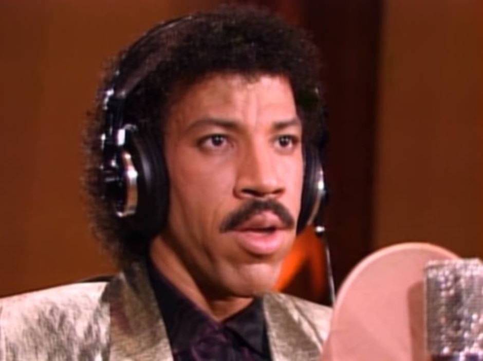 'We Are The World' completa 35 anos; veja como estão os artistas Emais Estadão 'We Are The World' completa 35 anos; veja como estão os artistas Emais Estadão